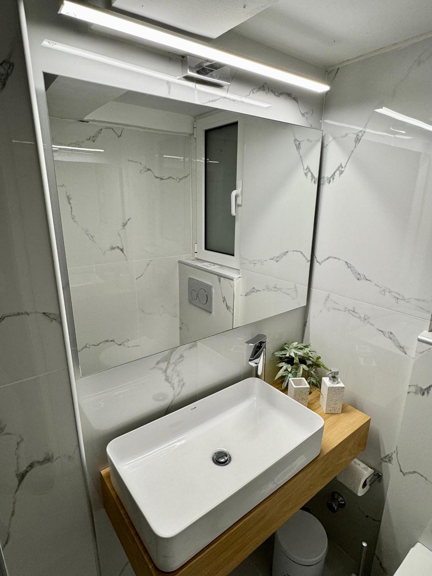 Chic Studio In Athens Center Екстериор снимка